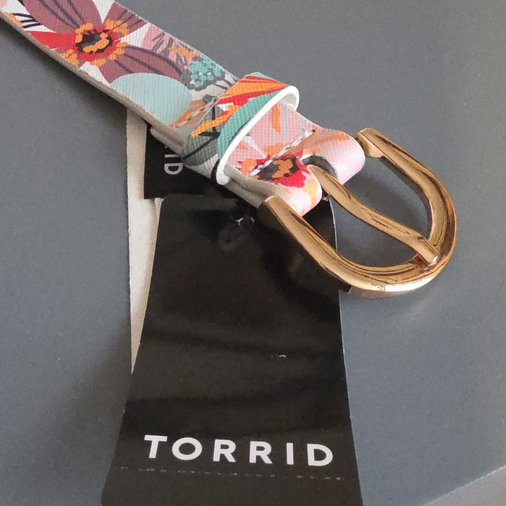 torrid Floral Envelope Crossbody Belt Bag in Pink, Teal, Blue - Picture 7 of 7